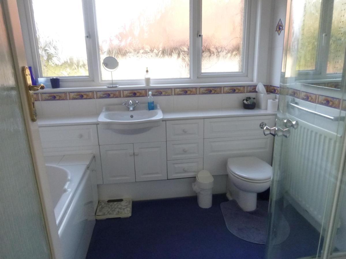 Chart House Bed And Breakfast Dorking Dış mekan fotoğraf