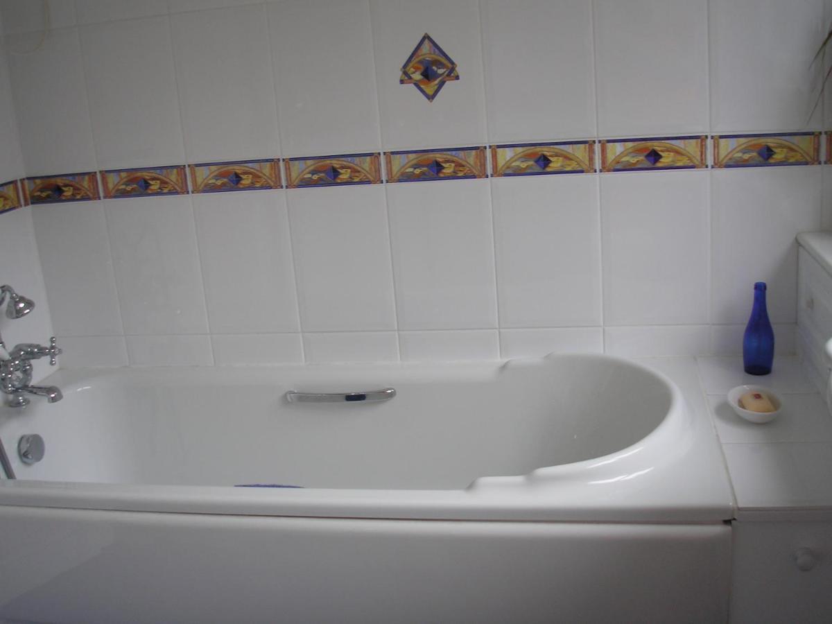 Chart House Bed And Breakfast Dorking Dış mekan fotoğraf