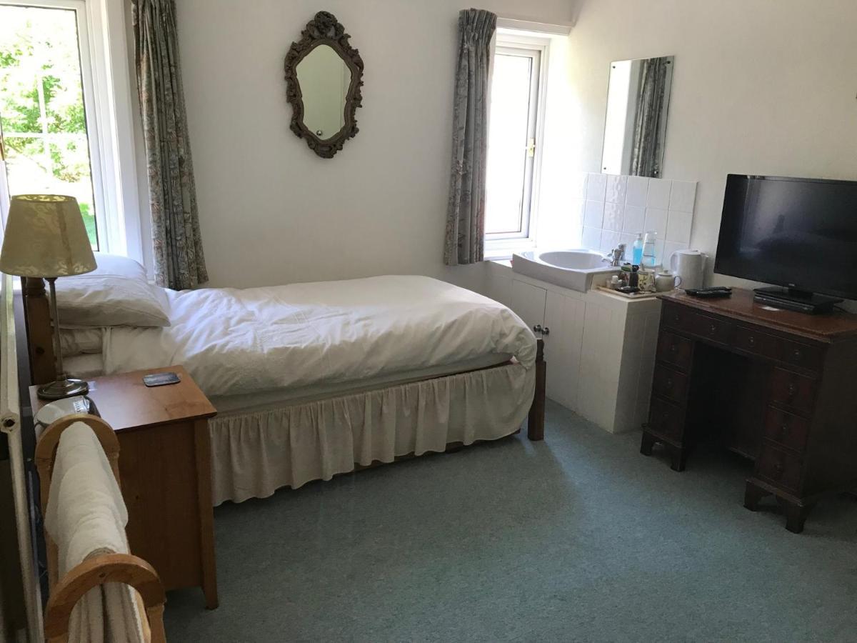 Chart House Bed And Breakfast Dorking Dış mekan fotoğraf