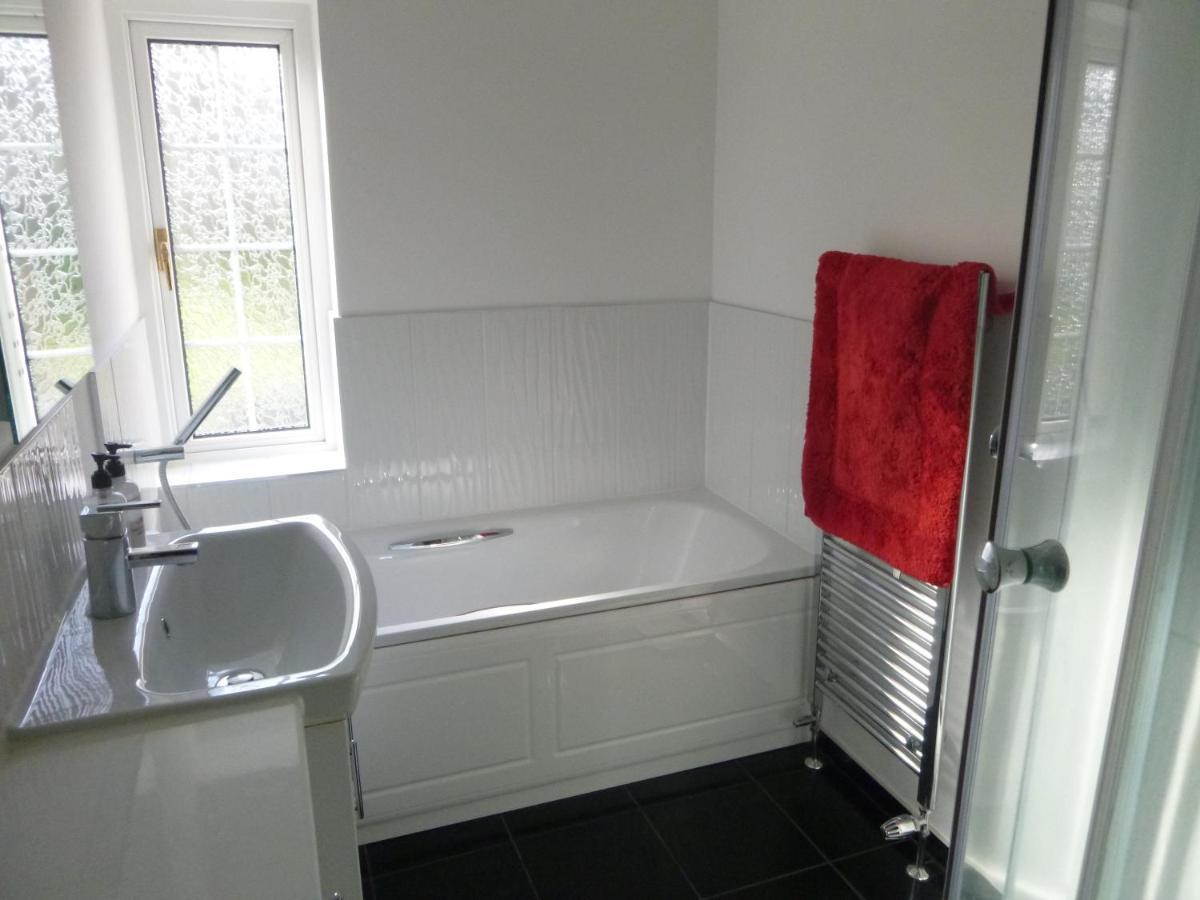 Chart House Bed And Breakfast Dorking Dış mekan fotoğraf